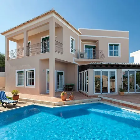 With Pool In Holiday home *